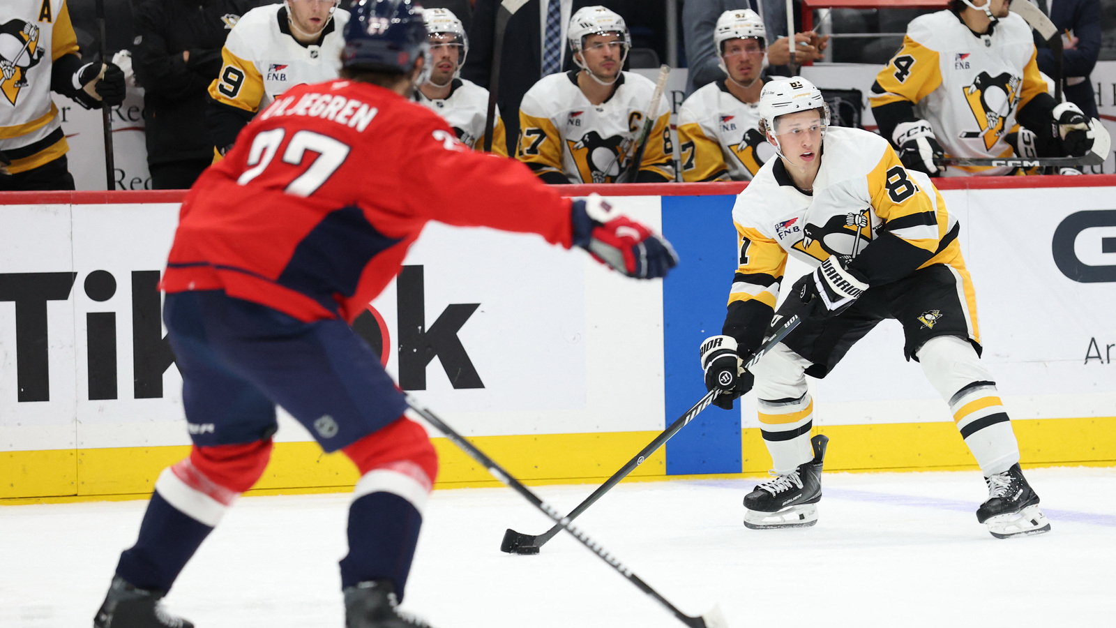 Penguins Plane Returns to Utah After Medical Episode Involving Ben Kindel