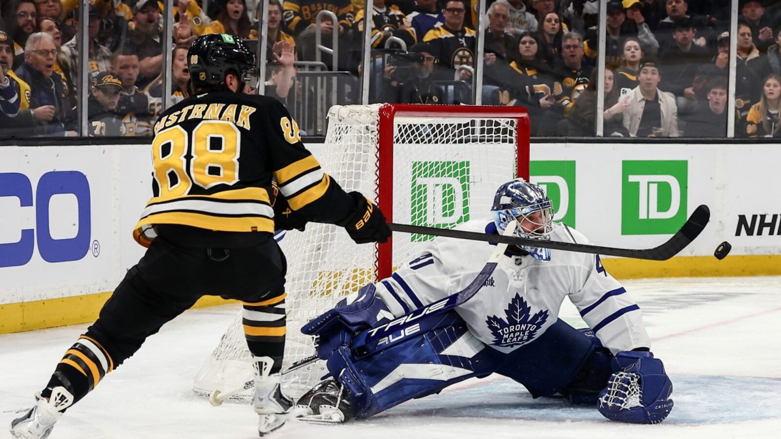 Sturm Weighs In on Bruins’ Captaincy