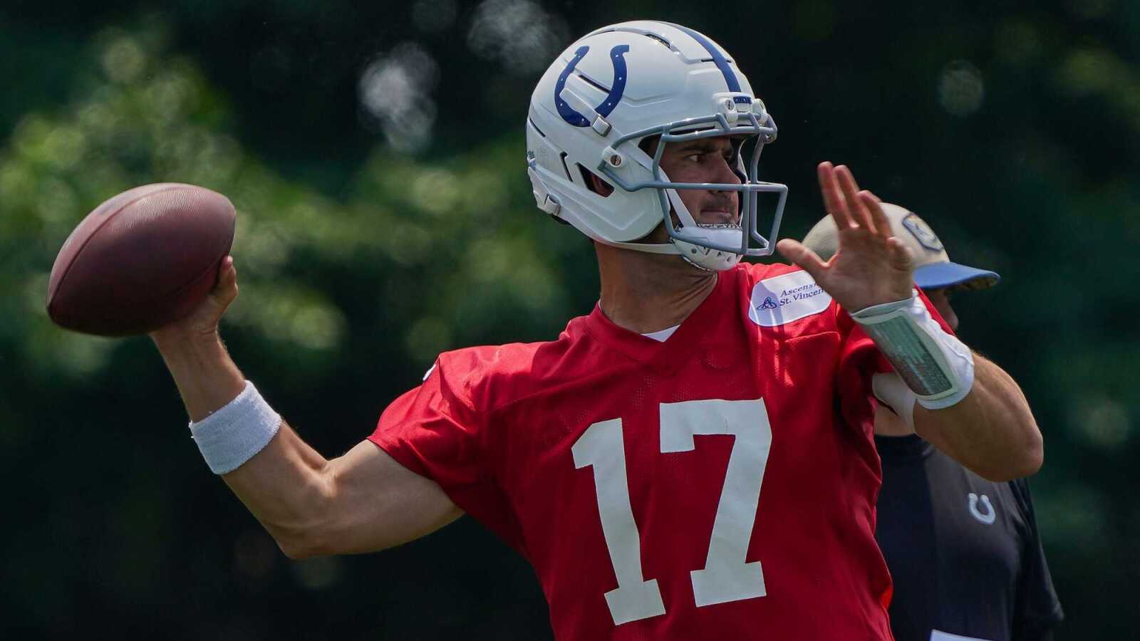 https://www.yardbarker.com/media/e/8/e8ee58df43477bbcae14d8bf363491b9e7ee86f5/thumb_16x9/jones-keeping-same-mentality-qb-competition.jpg?v=1
