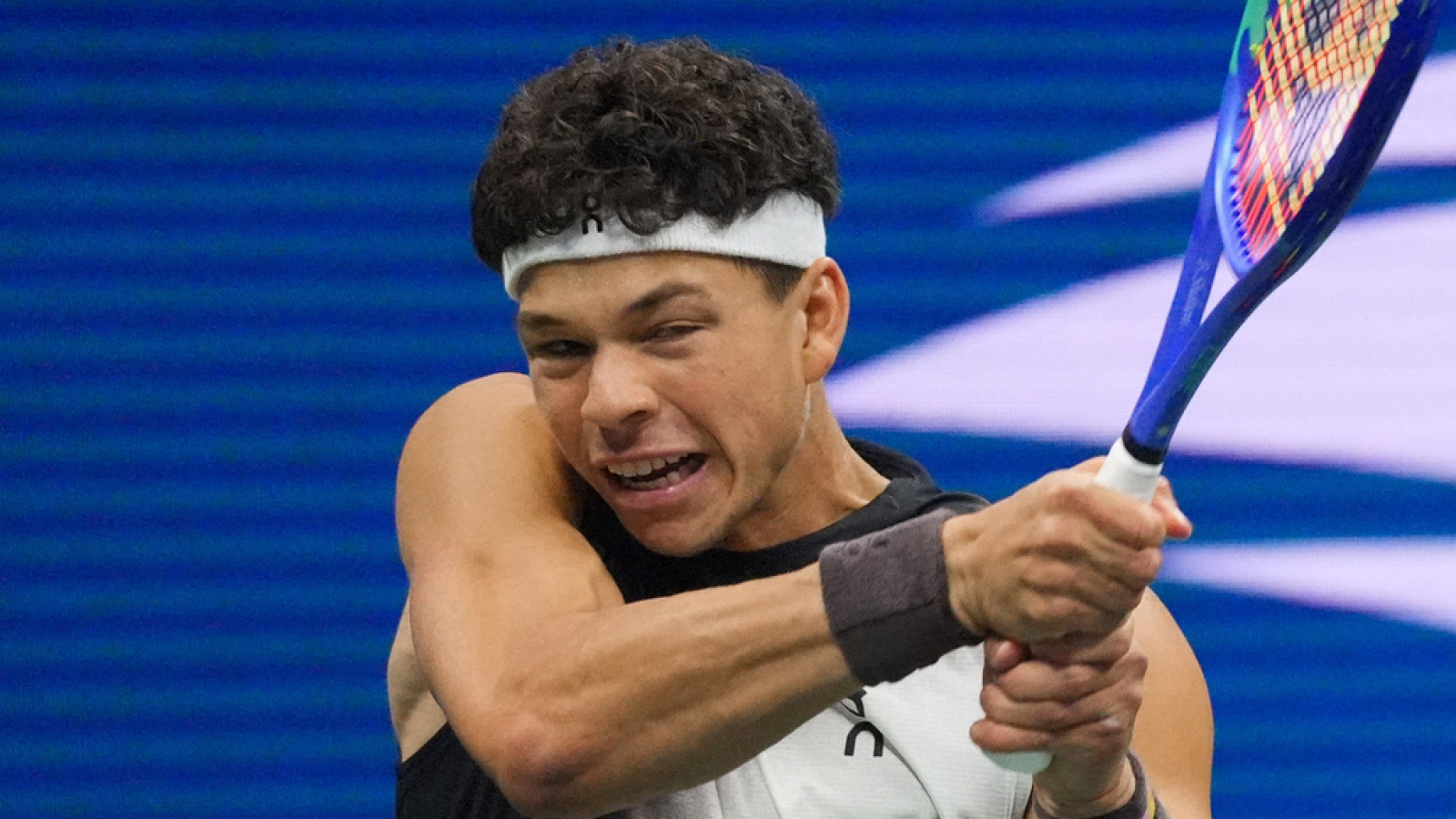https://www.yardbarker.com/media/e/9/e903d5890b824a33c5ca94353176bf70bc2133ea/thumb_16x9/ben-shelton-vs-alexander-zverev-paths-open-final.jpg?v=1