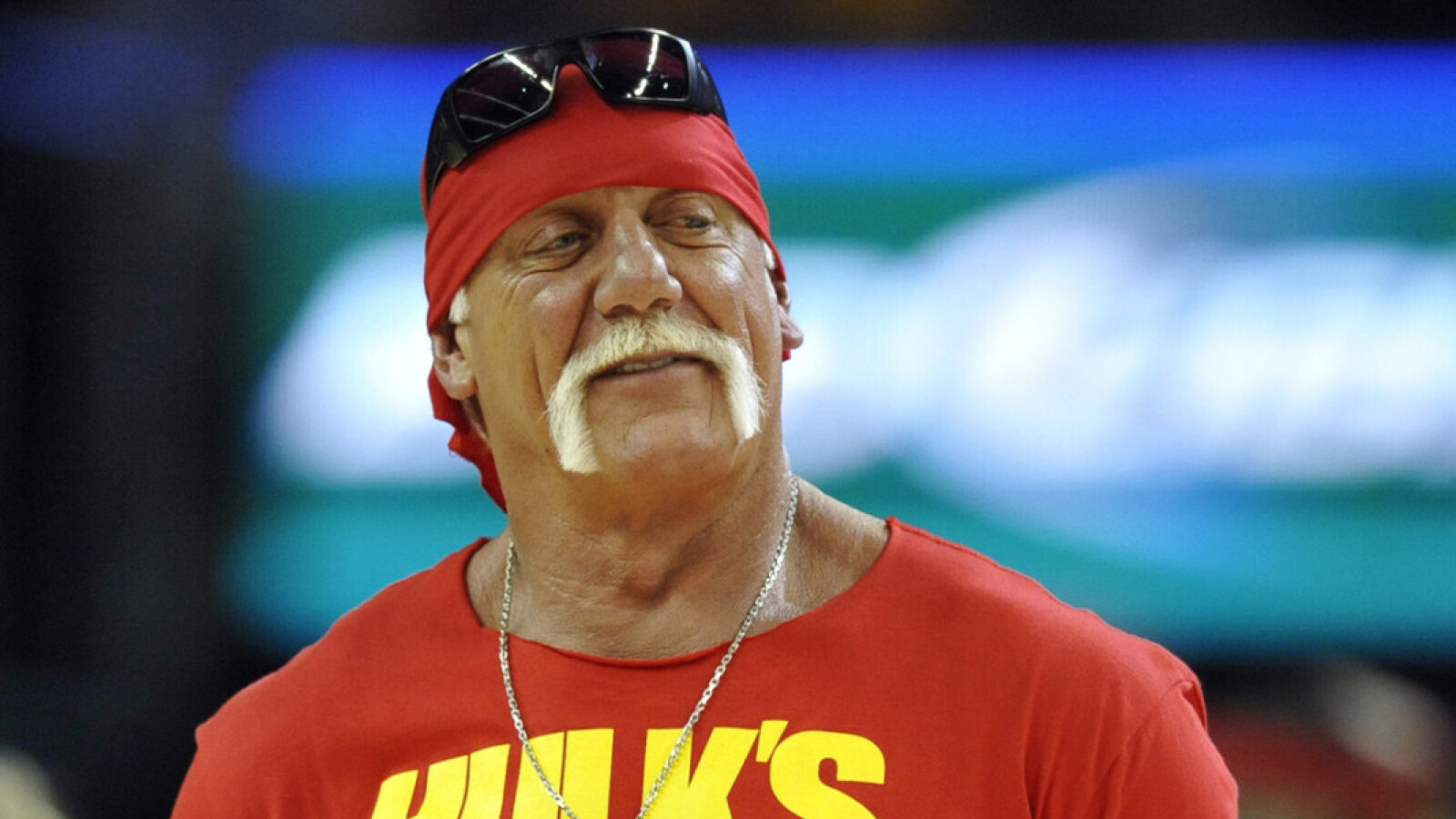 https://www.yardbarker.com/media/e/9/e9051bb642c10ea20dfe6bcaf62c7d40fc976cdd/thumb_16x9/professional-wrestler-hulk-hogan.jpg?v=1