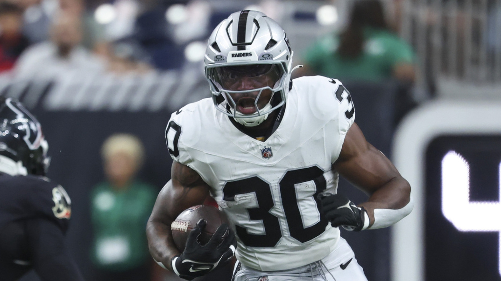 Raiders Rookie Mike Washington Jr. Steps Up After Jeanty's Injury