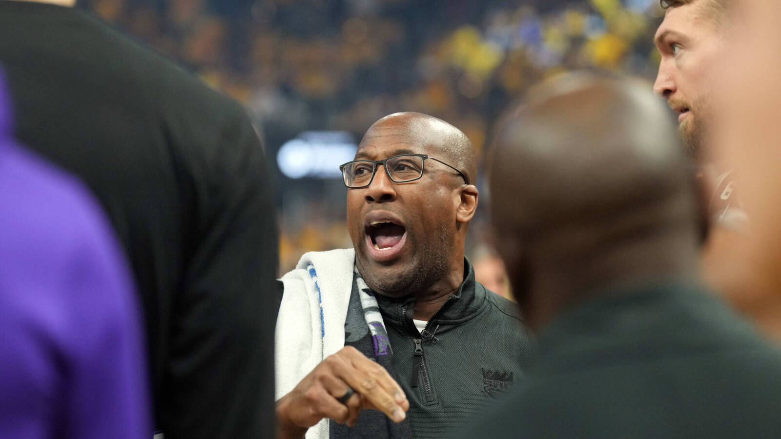 Mike Brown wants Kings to stop 'begging for fouls' - Vimarsana News