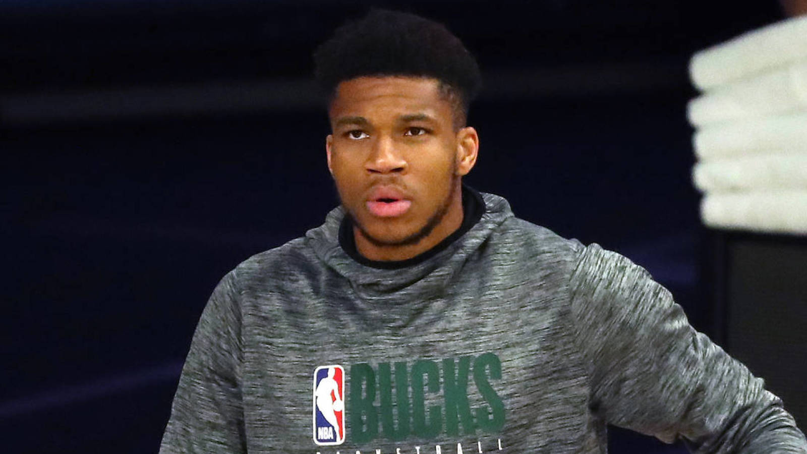 Giannis signs fiveyear, 228M supermax extension with Bucks Yardbarker