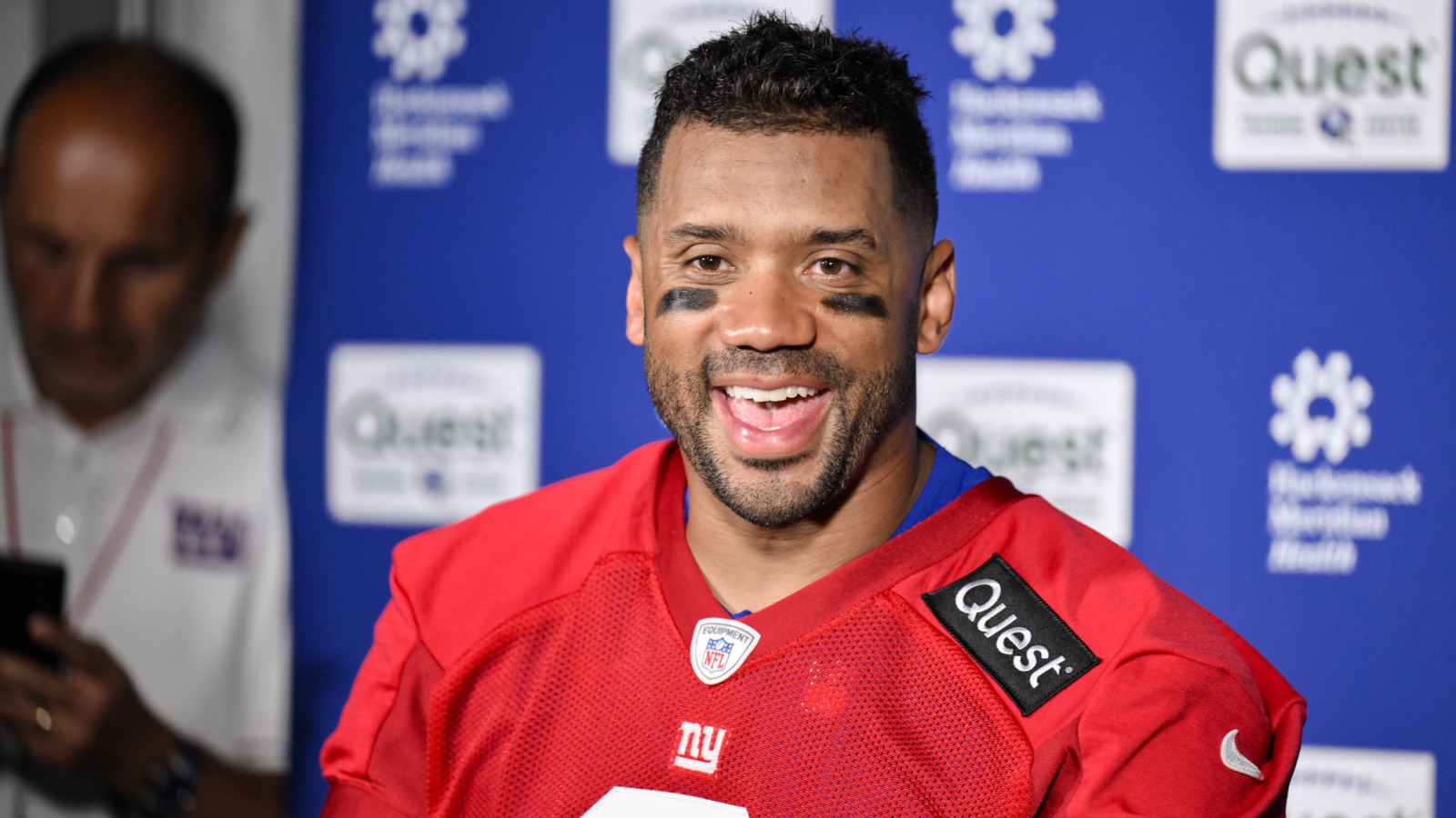 https://www.yardbarker.com/media/e/9/e9a64d65a1be0677bc35b963f7e0722e3cd5e4bb/thumb_16x9/nfl-qbs-4-td-0-int-games-quiz.jpg?v=1