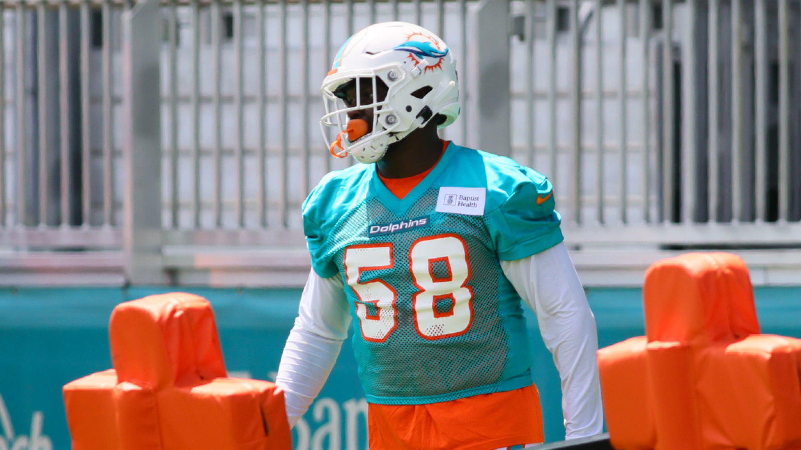 Dolphins free-agent addition abruptly retires