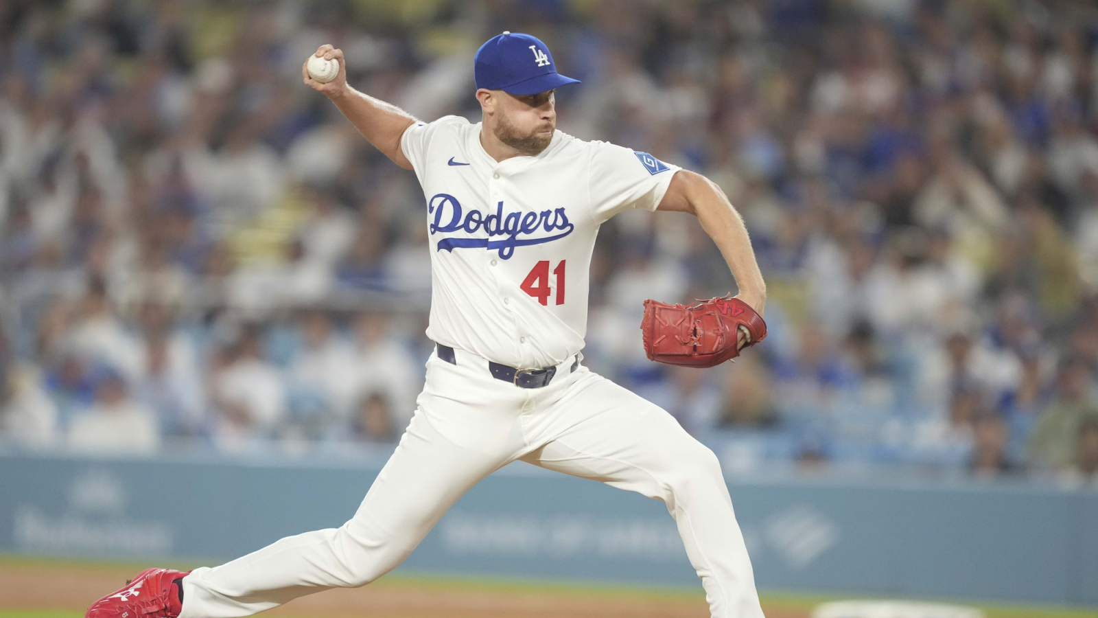 https://www.yardbarker.com/media/e/9/e9c082a892dcf3f183cfe656ec9a12c7f6aa4190/thumb_16x9/dodgers-place-recently-acquired-reliever-on-il.jpg?v=1