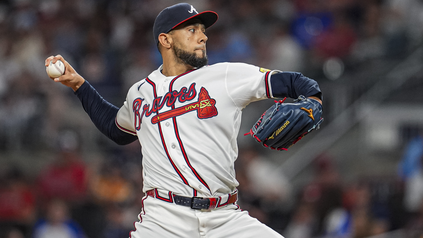 Concerns Grow Over Robert Suarez's Injury as Trade Deadline Approaches