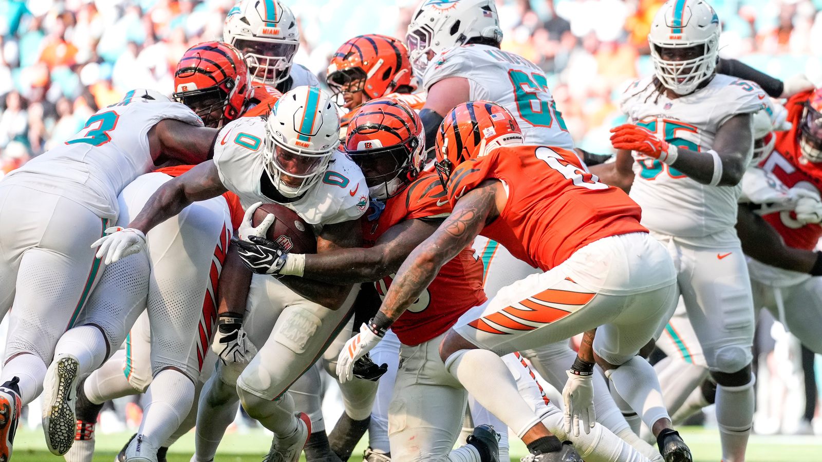 Ollie Gordon Shines for Miami Dolphins Despite Tough Start