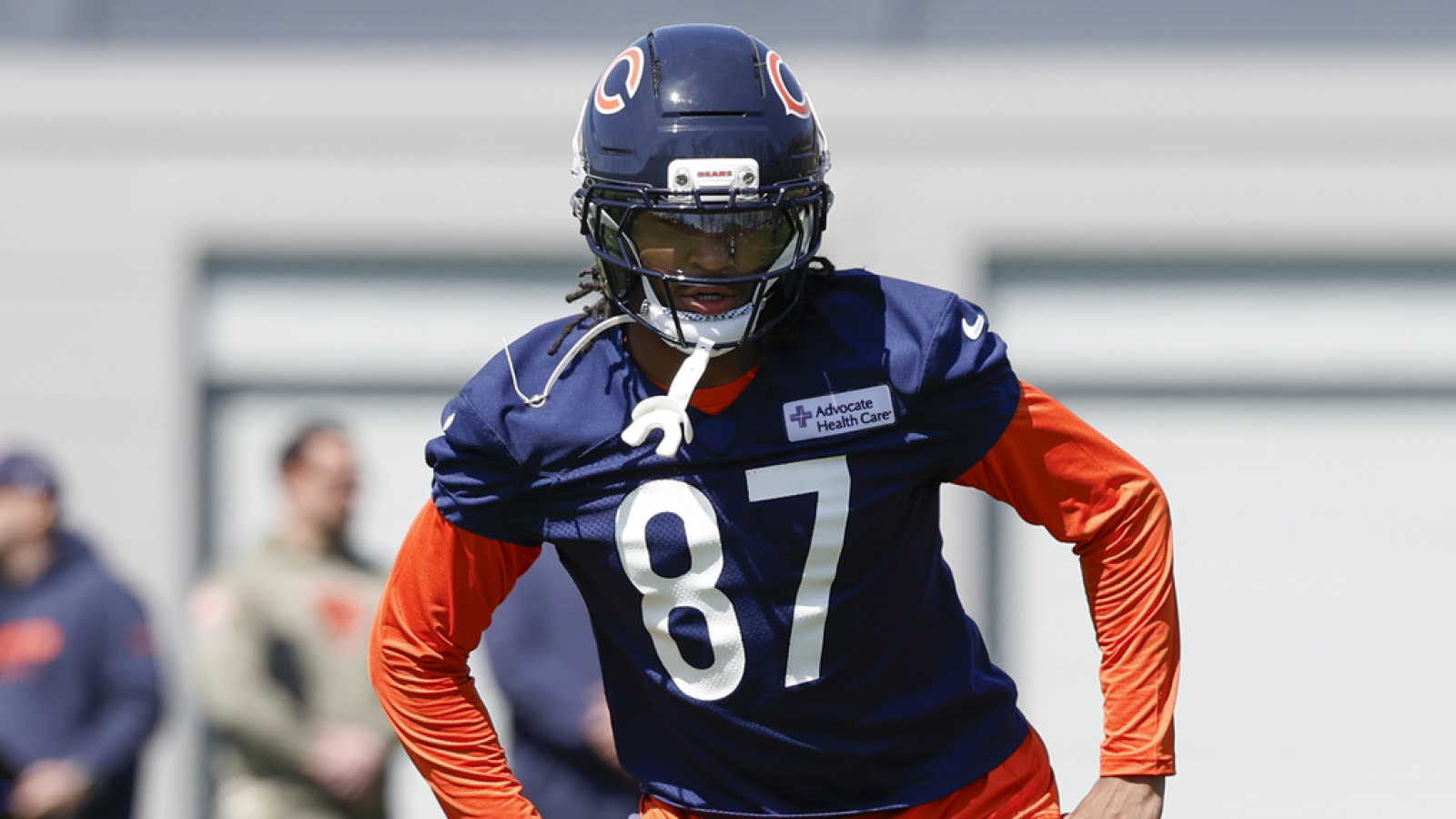 https://www.yardbarker.com/media/e/a/ea36bdf43b3667c6df3296b6b8199677ee5ebca8/thumb_16x9/bears-rookie-rebounding-pulled-recent-practice.jpg?v=2