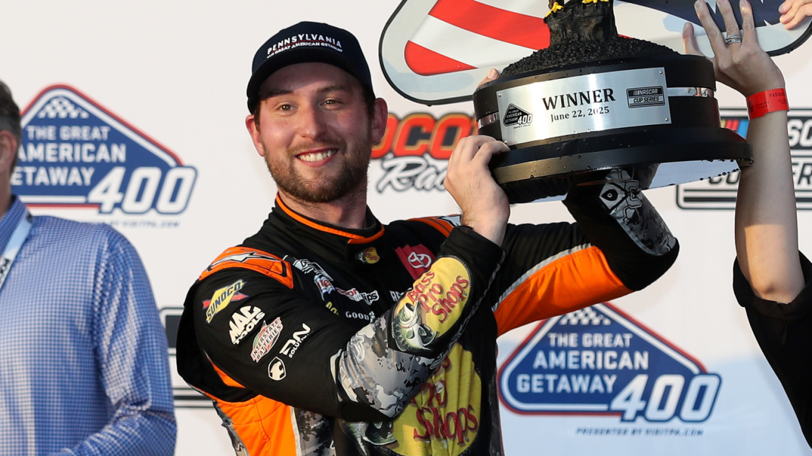 https://www.yardbarker.com/media/e/a/eade6768ccf70d5364d715d68f2d887c110d5ab6/thumb_16x9/briscoe-small-weight-off-shoulders-pocono-win.jpg?v=1