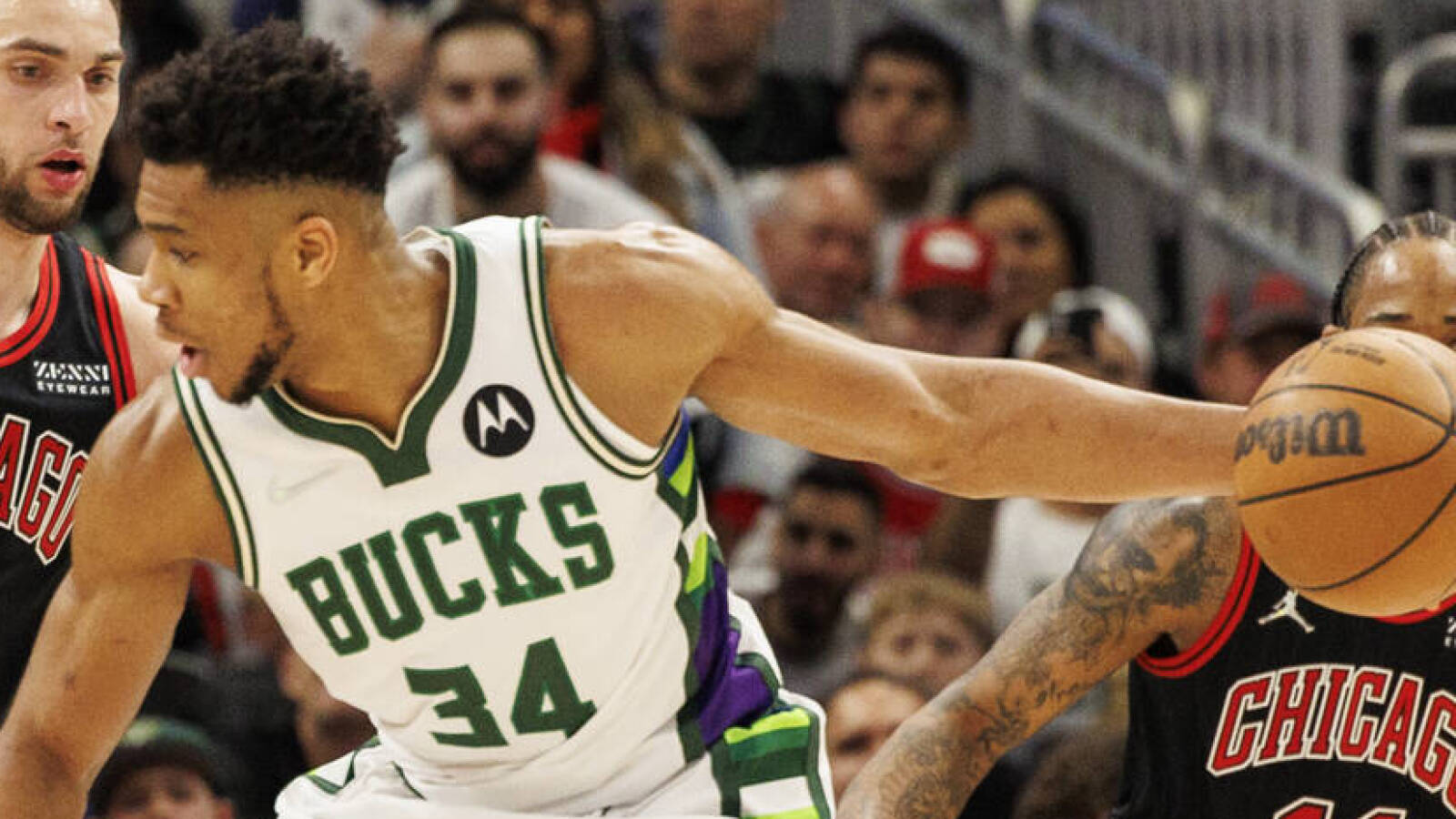 Mike Budenholzer explains controversial Giannis strategy - Vimarsana News