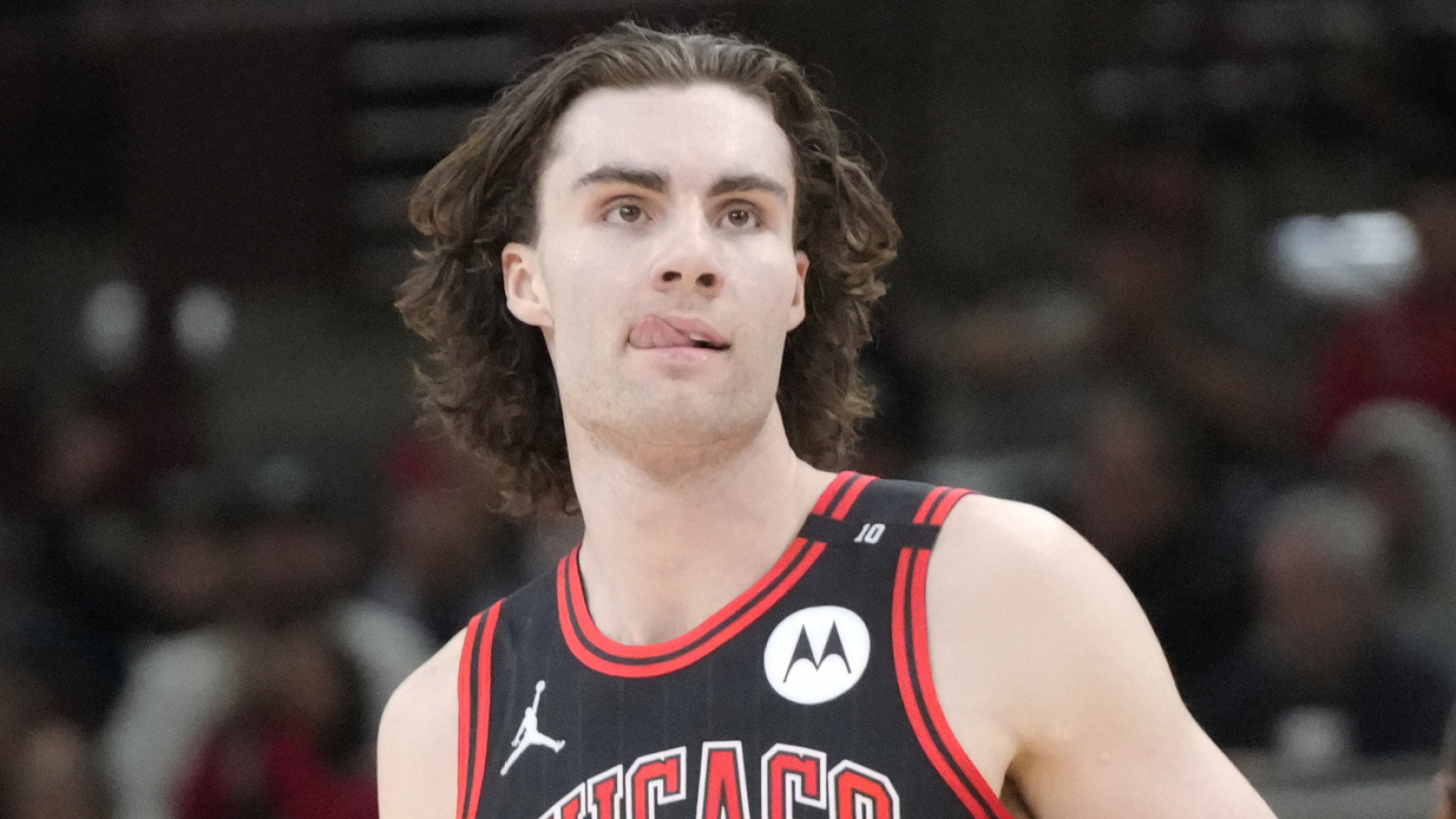 https://www.yardbarker.com/media/e/b/eb05d8f12eb4460063dc6671e1f820aee1b4ed21/thumb_16x9/report-teams-reluctant-discuss-key-offseason-move.jpg?v=1