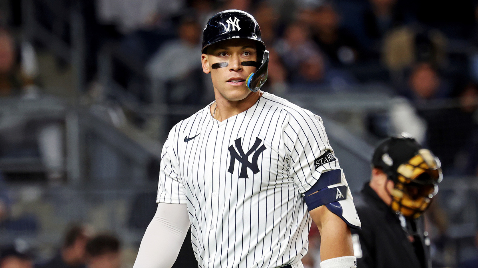 https://www.yardbarker.com/media/e/b/eb409658e7f77f004851b5702a83eb5a62ef924d/thumb_16x9/familiar-yankees-problem-dooms-again-postseason.jpg?v=2