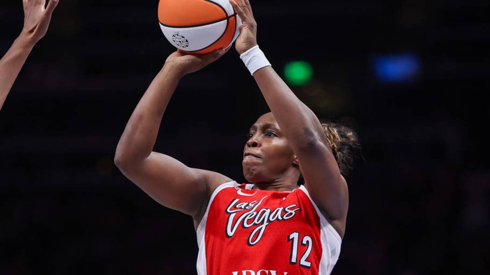 Chelsea Gray's 3-Point Heroics Lift Aces Past Fever