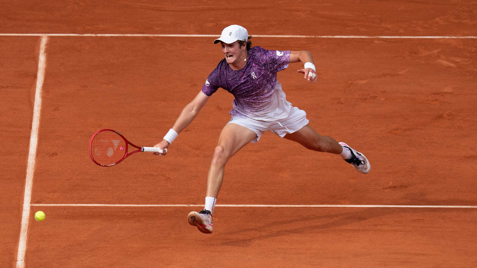 https://www.yardbarker.com/media/e/b/eb64f290dfc9f3c4c0c56d3d7cedad96ee948aa0/thumb_16x9/joao-fonseca-rallies-shock-novak-djokovic-french.jpg