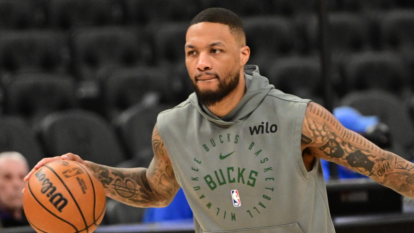 https://www.yardbarker.com/media/e/b/eb6e8e46a7a3f613194a89eda834aa0a42b4122f/thumb_16x9/damian-lillard-answer-celtics.jpg?v=1