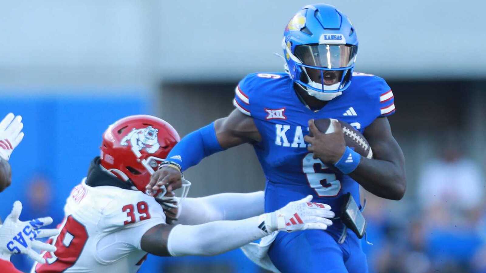 https://www.yardbarker.com/media/e/b/eb8759b6c3cad336b051f8f2e5cd34b8c0537697/thumb_16x9/five-takeaways-college-footballs-week-0.jpg?v=1