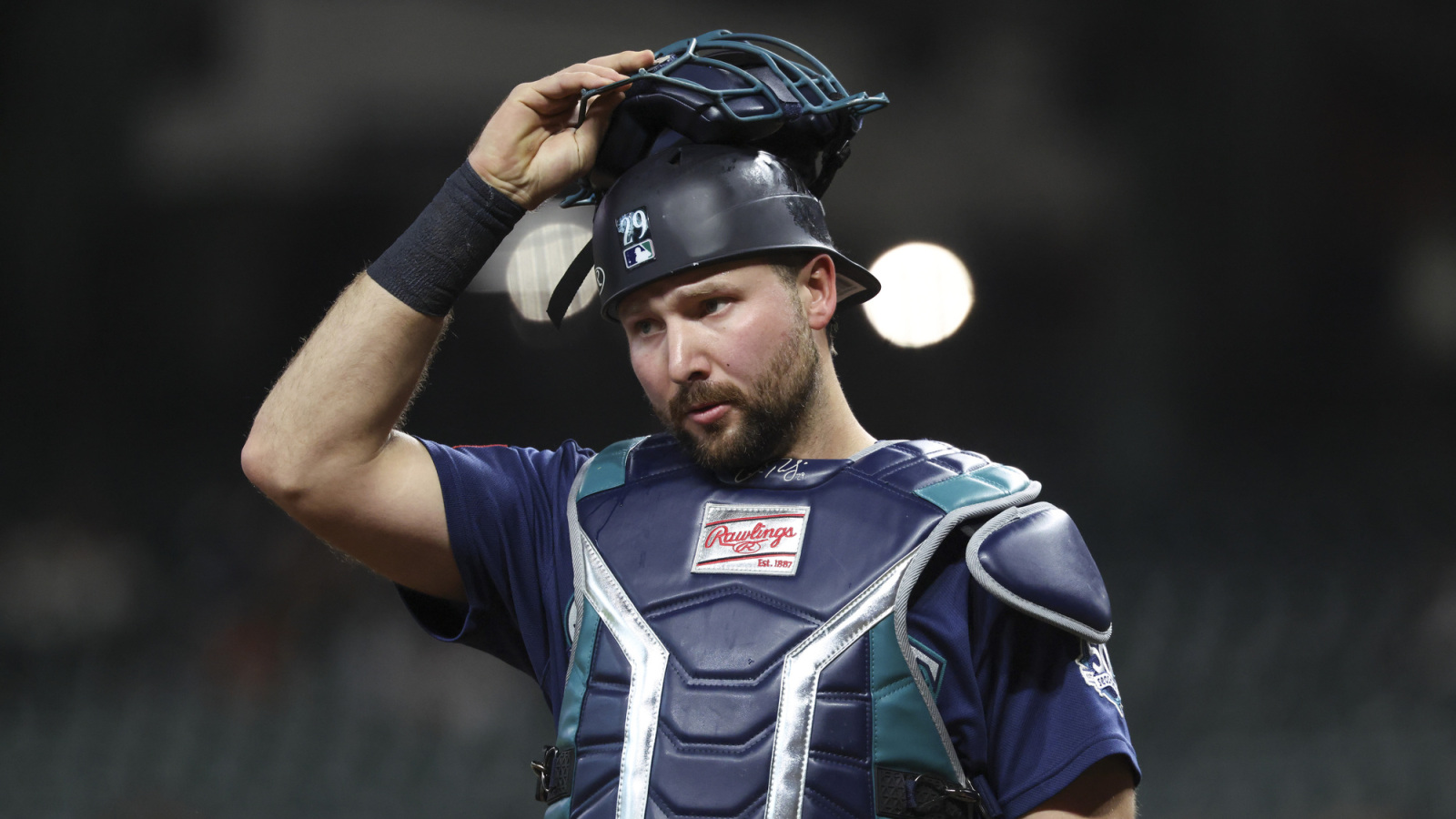 https://www.yardbarker.com/media/e/b/ebfc6d28fd6faeede28e105b0f10fa916488c938/thumb_16x9/cal-raleigh-nearing-wrong-side-mlb-history.jpg?v=1
