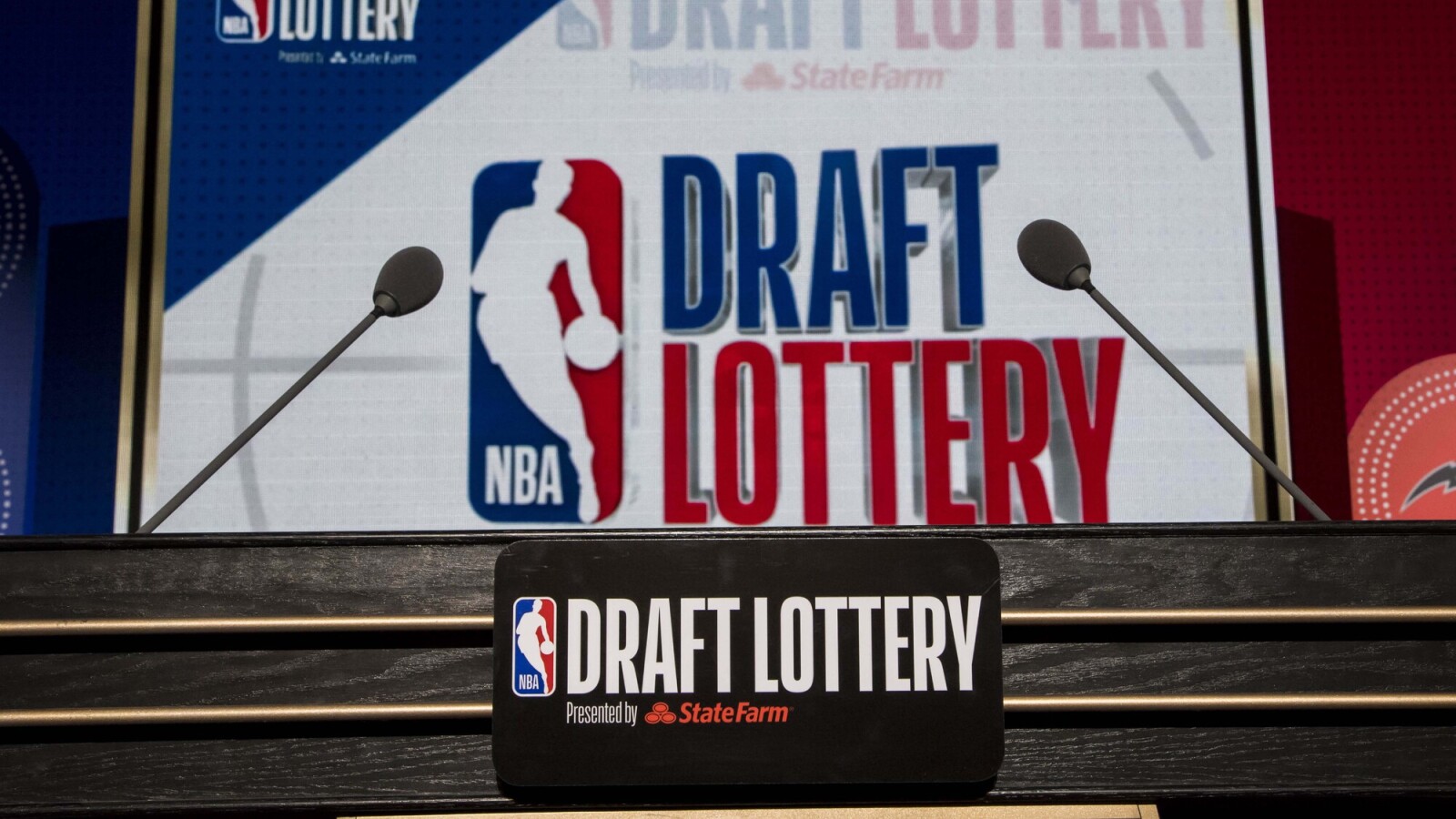 https://www.yardbarker.com/media/e/c/ec043fd292eaa66acd8fbf447f97e4559c5b3645/thumb_16x9/2026-nba-draft-lottery-wizards-win-top-pick-top.jpg?v=1