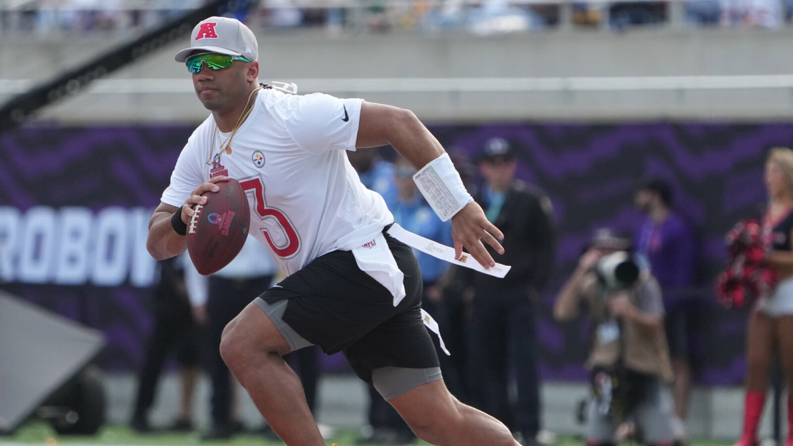 Why Giants Need to Sign Wilson, Pass on Rodgers | Yardbarker