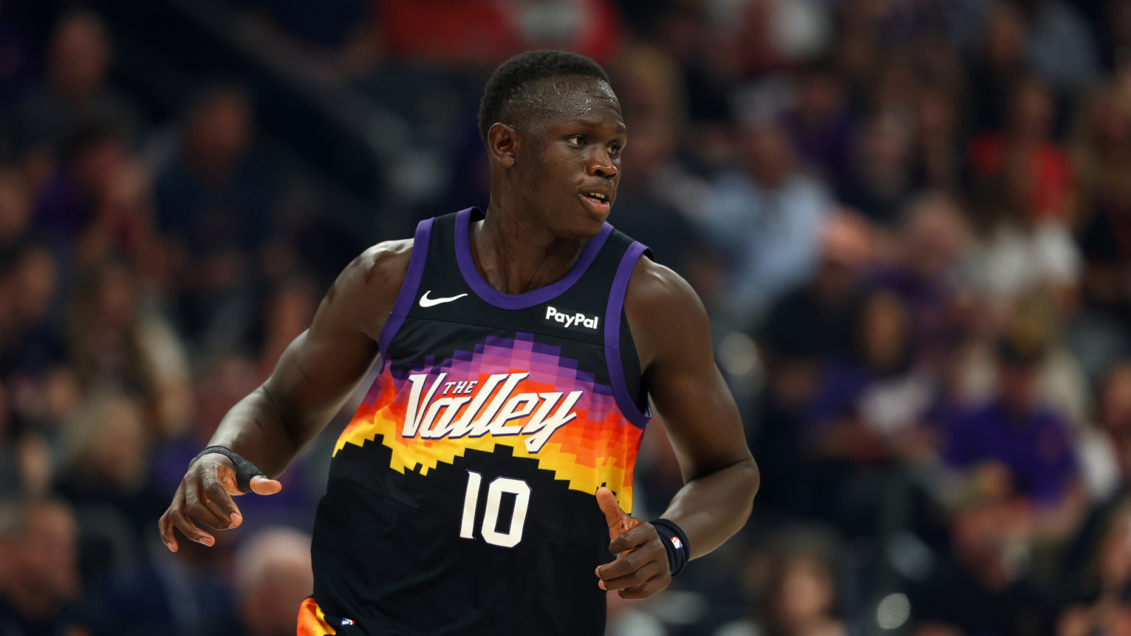 Suns letting Khaman Maluach, Oso Ighodaro battle for starting center job