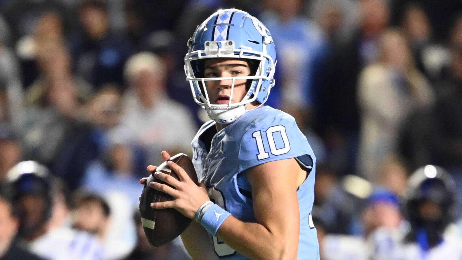 Broncos make trade in mock draft, but it would be a mistake