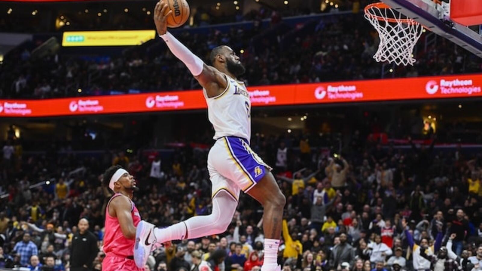 LeBron James Believes Tomahawk Dunk Is His Signature Move Yardbarker
