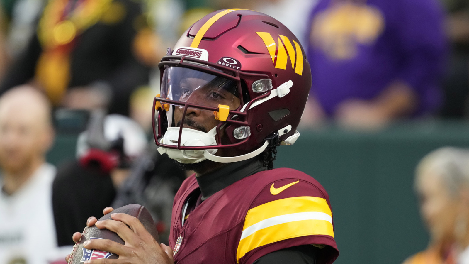 https://www.yardbarker.com/media/e/d/ed53624d7dc2534374a00eac647d31b9284d5e8f/thumb_16x9/commanders-daniels-before-his-return.jpg?v=2
