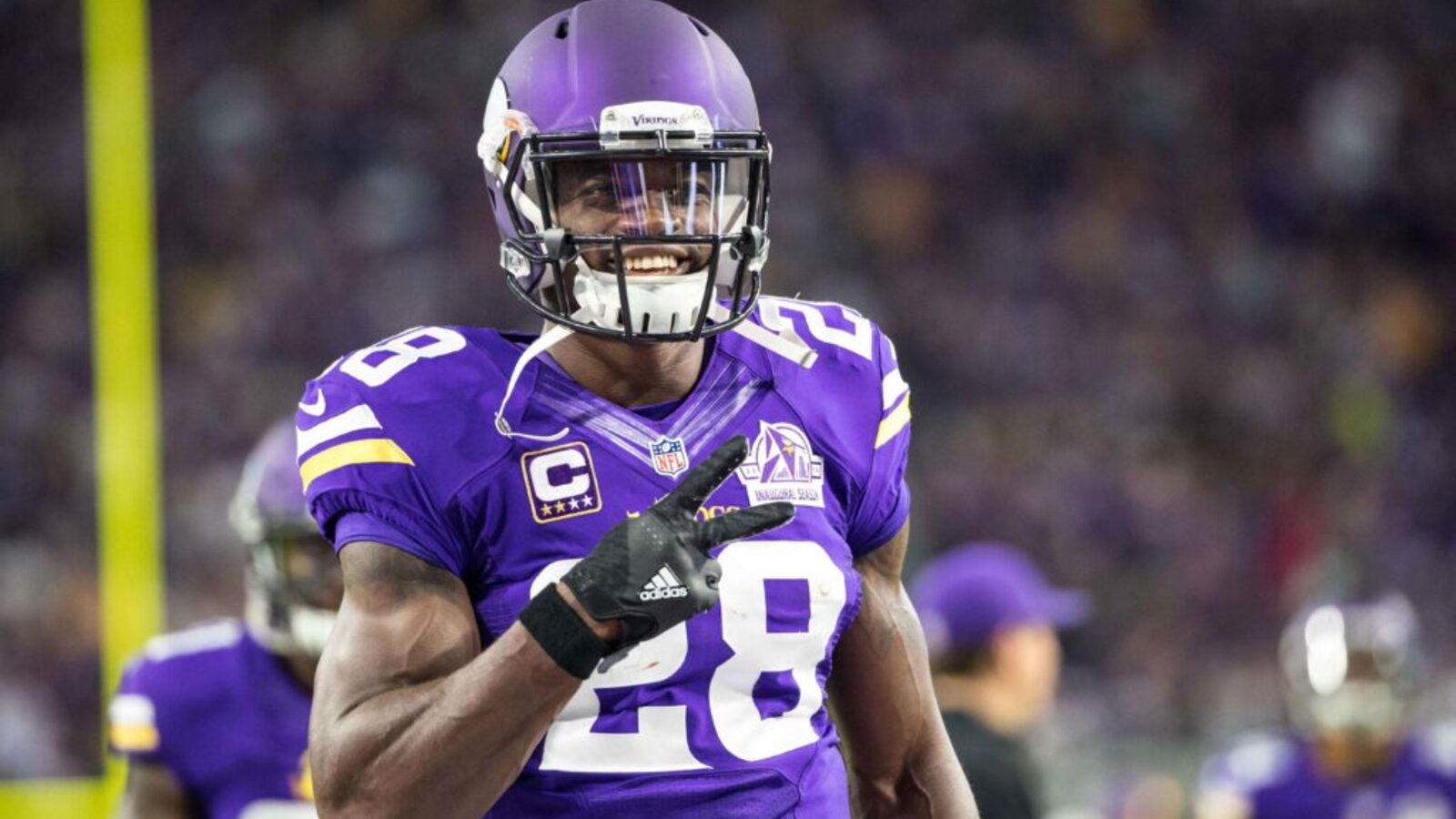 Vikings Legend Adrian Peterson Names NFL’s Best Running Back