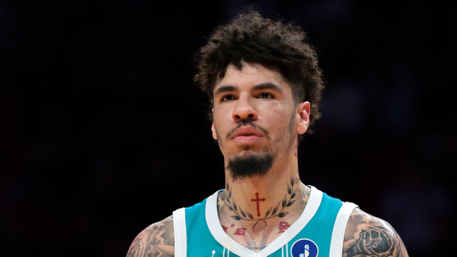 https://www.yardbarker.com/media/e/d/edc96f134eee7361880af50efa48209f0b9b485f/thumb_16x9/should-hornets-trade-lamelo-ball-amid-injury-woes.jpg?v=1