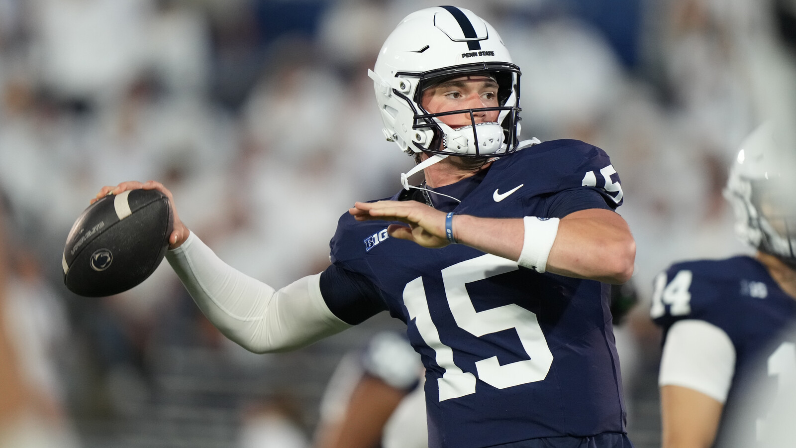 https://www.yardbarker.com/media/e/d/edea19a8f00f9887791f053497a97155f06cabab/thumb_16x9/drew-allar-reason-penn-state-win-national-title.jpg