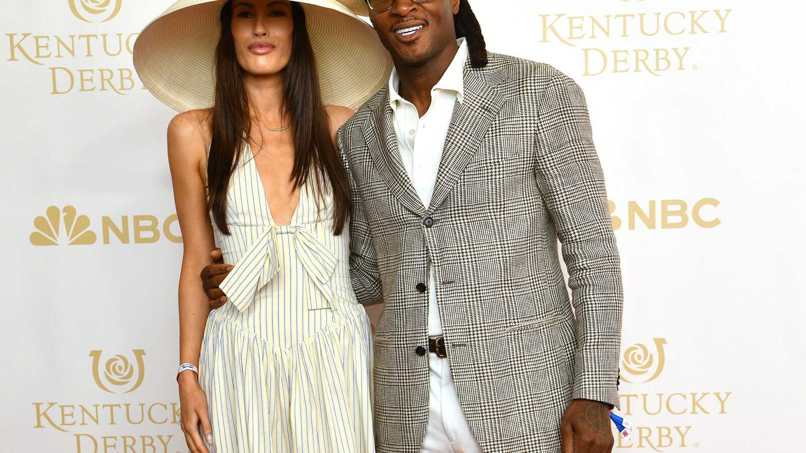 https://www.yardbarker.com/media/e/d/edf59e29c8cbe7db4b9b9c78105f693b1ba331a9/thumb_16x9/football-player-deandre-hopkins-on-kentucky-derby.jpg