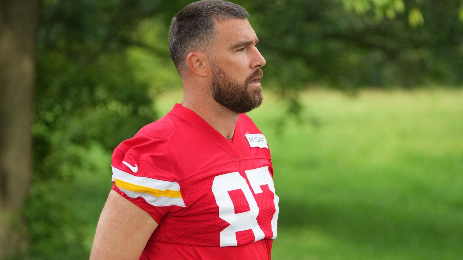 Kansas City Chiefs TE Travis Kelce is providing something to his teammates  at training camp that no other player can provide | Yardbarker