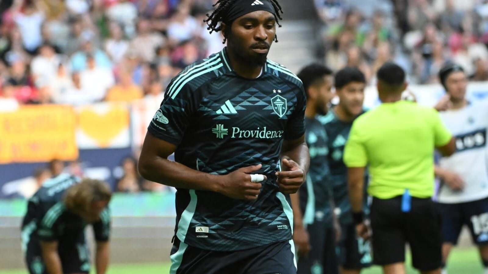 Austin FC sign veteran D Jon Bell through 2028