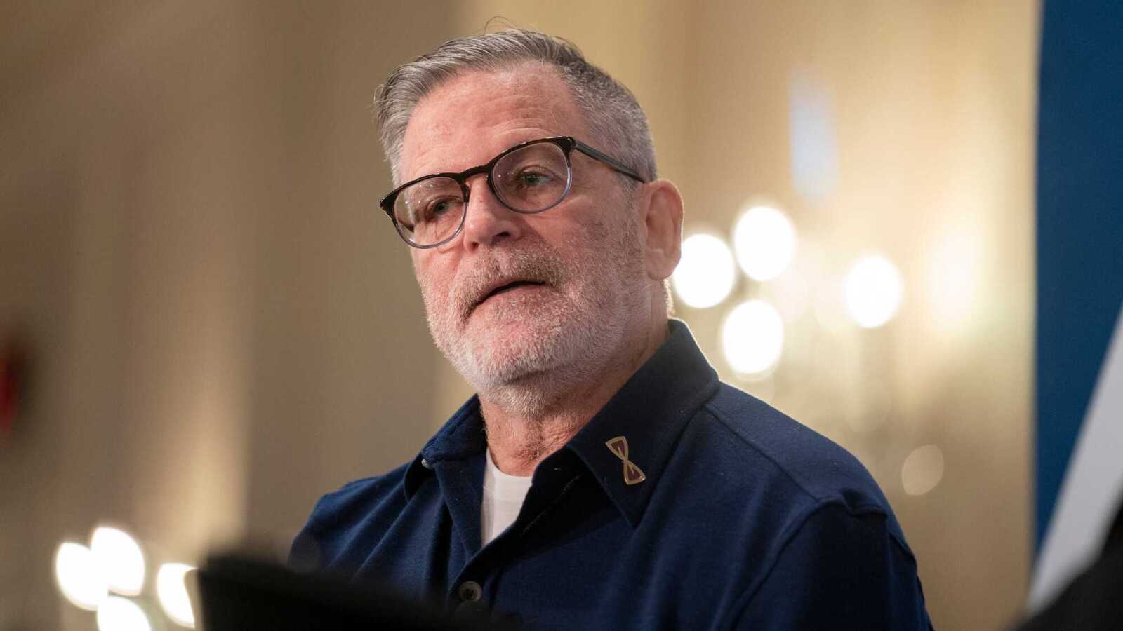 https://www.yardbarker.com/media/e/e/ee738a39b2df1287b1cb3ed84759471cab02e763/thumb_16x9/cavaliers-governor-makes-big-statement-amid-3-1.jpg?v=1