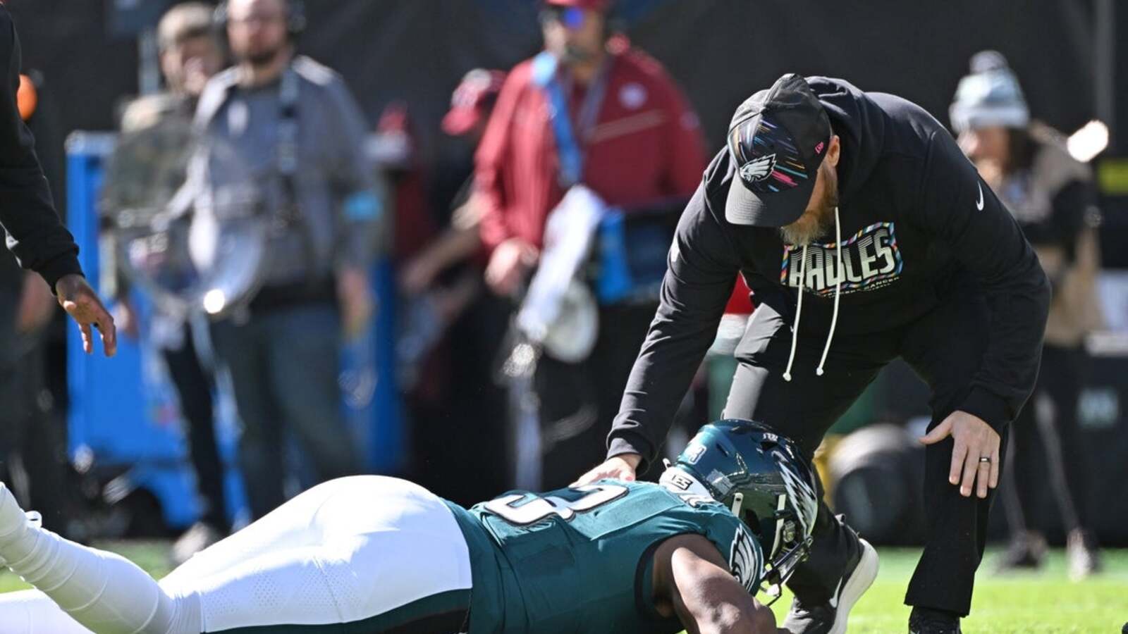 Eagles lose edge Nolan Smith to concussion