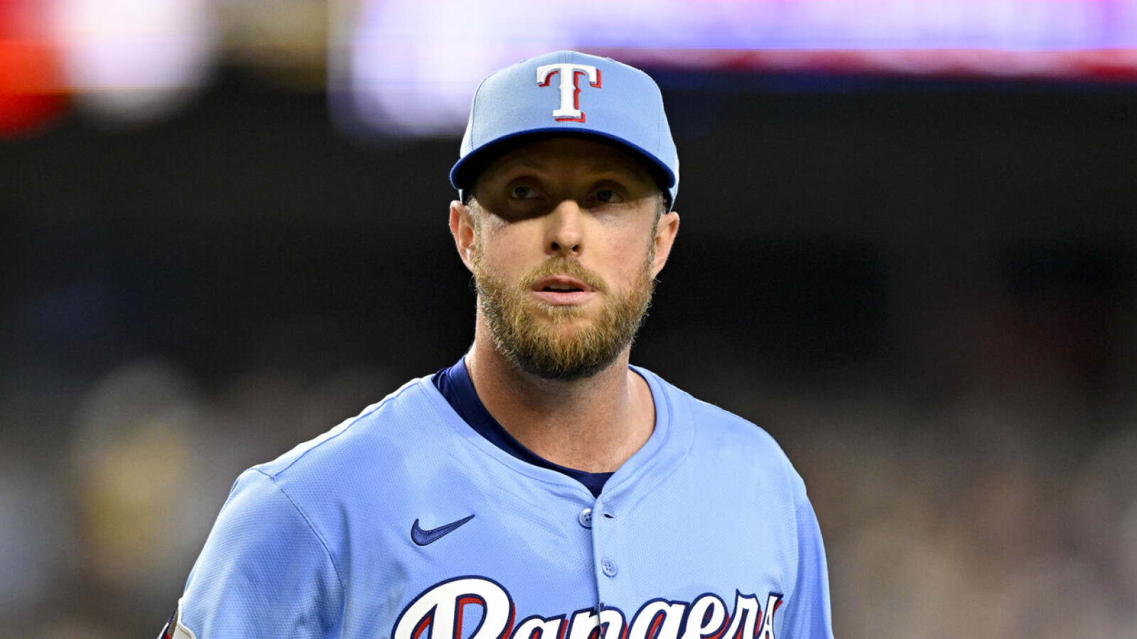 Merrill Kelly opts to return to Diamondbacks