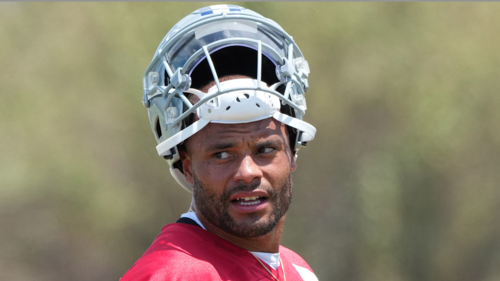 https://www.yardbarker.com/media/e/e/eee6526f0c8e5599f69e388c5c7d6672059eb09c/thumb_16x9/dak-prescott-said-micah-parsons-trade-request.jpg?v=1