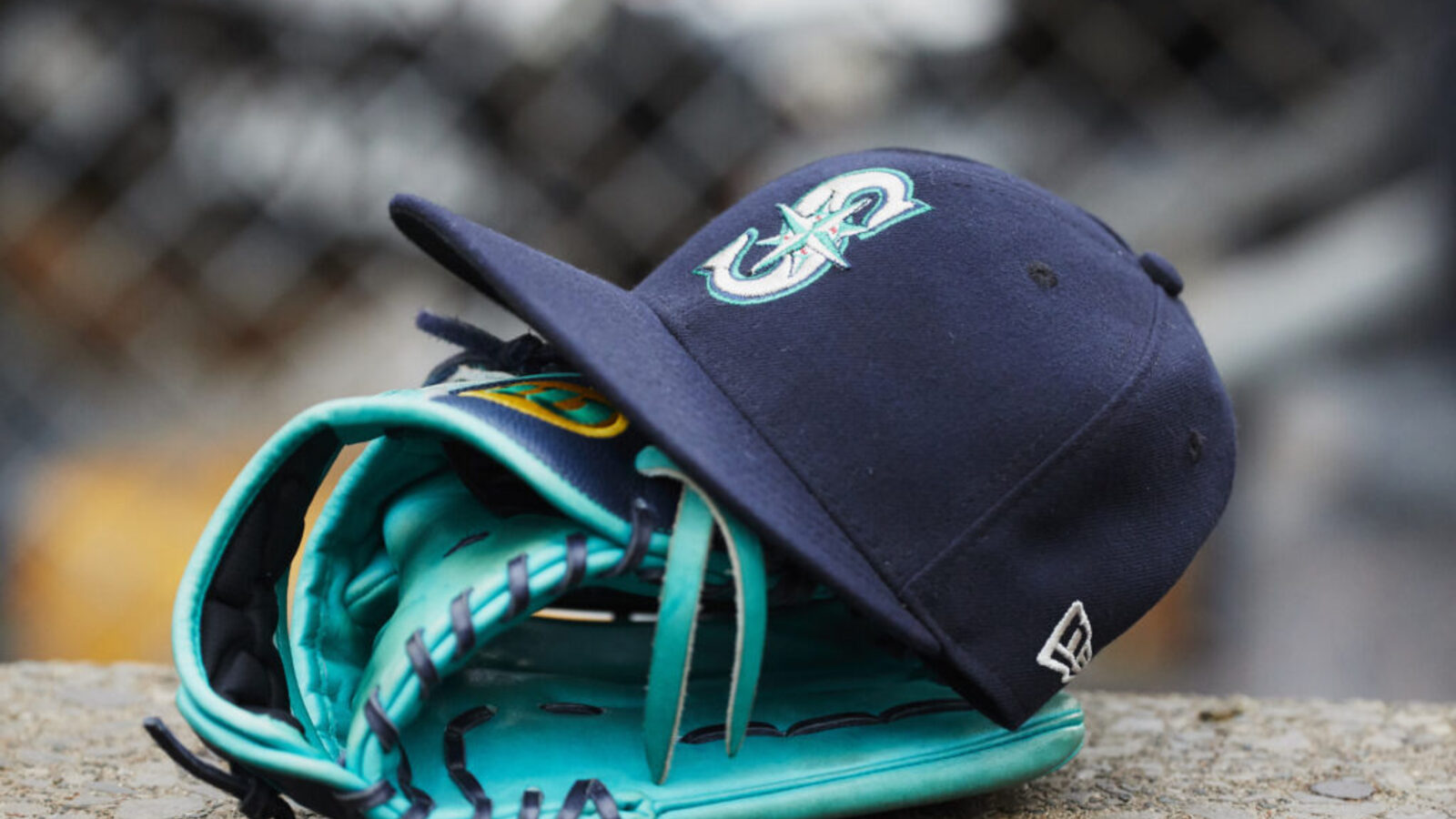 Mariners Acquire Speedy Outfielder in Early Offseason Move