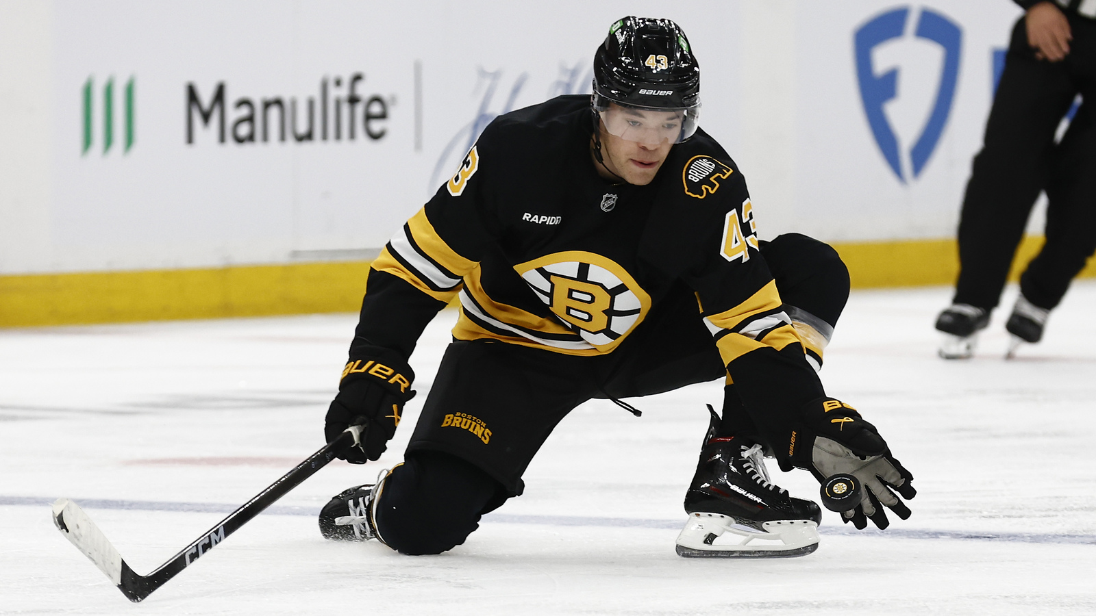 Bruins’ Jordan Harris considering surgery for lower-body injury