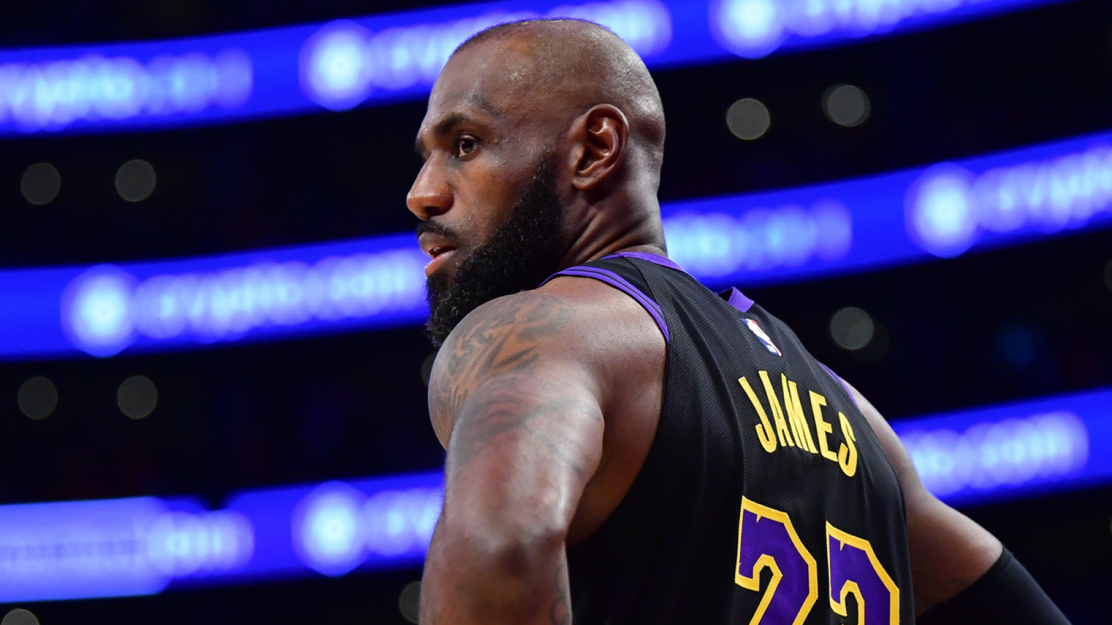 https://www.yardbarker.com/media/e/f/ef1a74f2e26c28f353064fc27182ceceabb0ea93/thumb_16x9/one-team-makes-sense-lebron-james.jpg?v=1