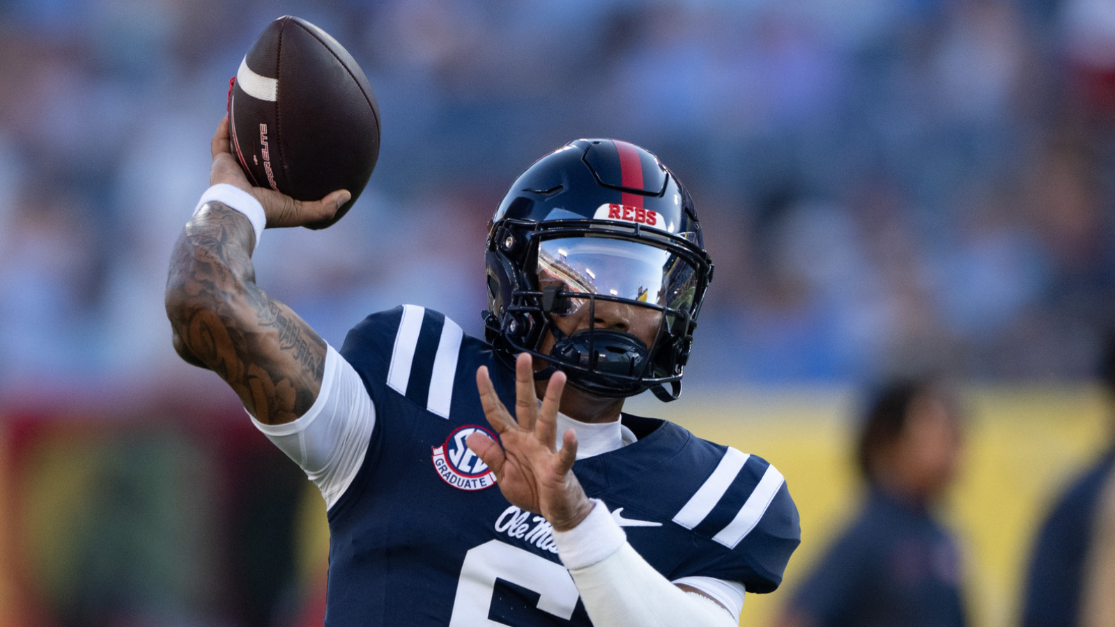 https://www.yardbarker.com/media/e/f/ef61a5302b5ec5a89c0ebc4dec7708657d89a510/thumb_16x9/espns-top-25-college-football-ranking-fresh-look.jpg?v=1