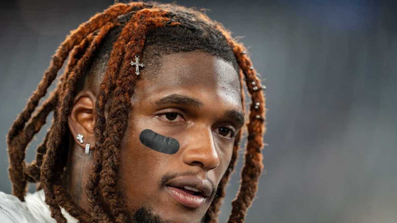 https://www.yardbarker.com/media/e/f/ef6ec03210b4bd21a5810edff604fff7409a8e41/thumb_16x9/cowboys-wr-ceedee-lamb.jpg
