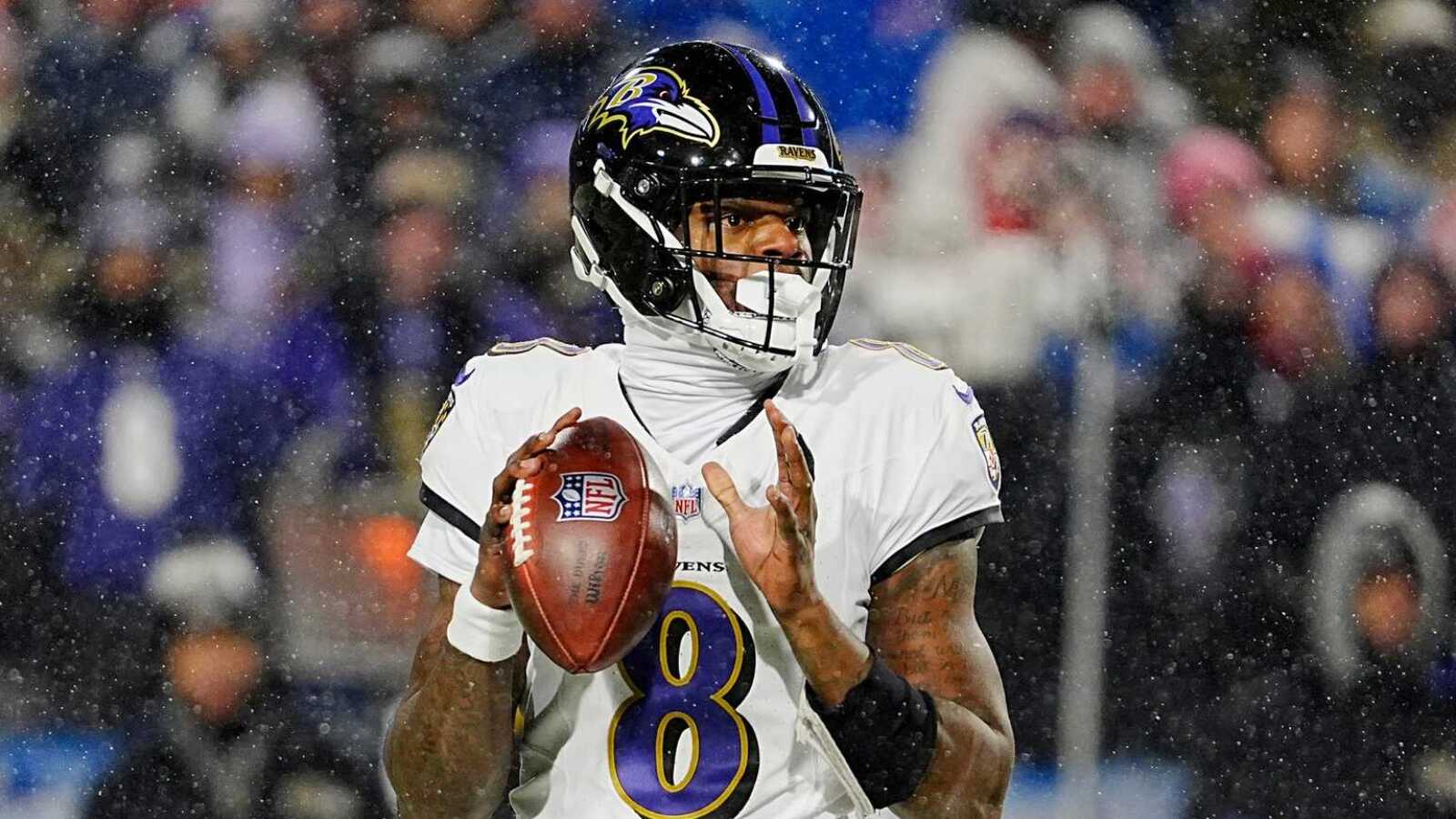https://www.yardbarker.com/media/e/f/efa14ee2be89565f9949c8fb6d41212eac3527e4/thumb_16x9/baltimore-ravens-quarterback-lamar-jackson-gets.jpg?v=1