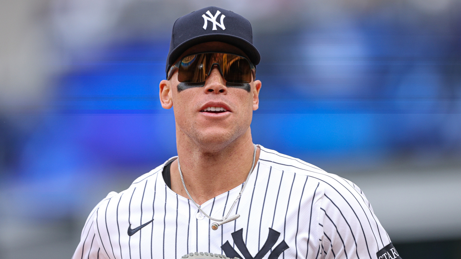https://www.yardbarker.com/media/e/f/efbb8ea605a3380582f9e7822af5a089b2141369/thumb_16x9/three-things-need-go-right-yankees-stay-first.jpg?v=1