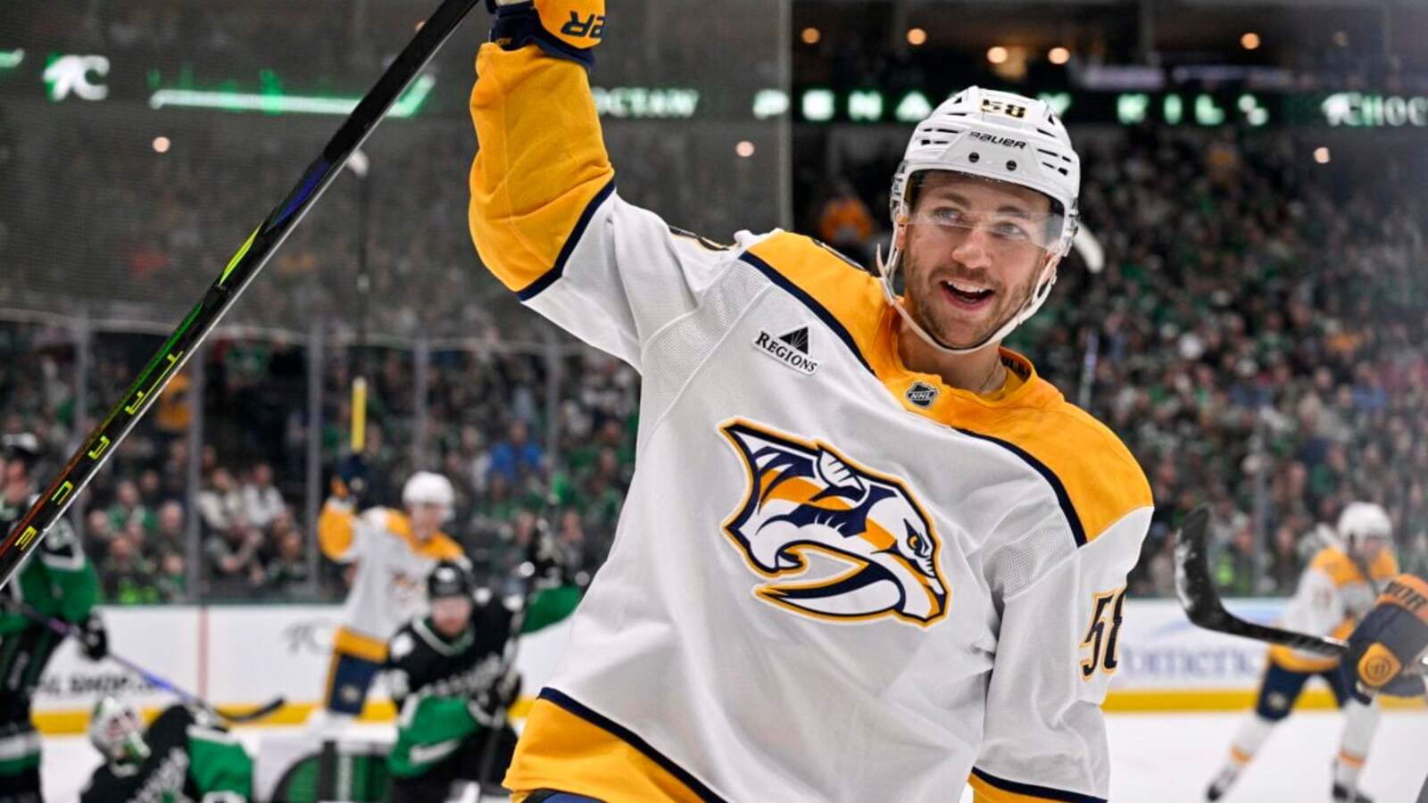 https://www.yardbarker.com/media/e/f/efbf7c86aa60e718d0e71fbe4c476cac7022d8cb/thumb_16x9/Michael-Bunting-Nashville-Predators-1200x800.jpg
