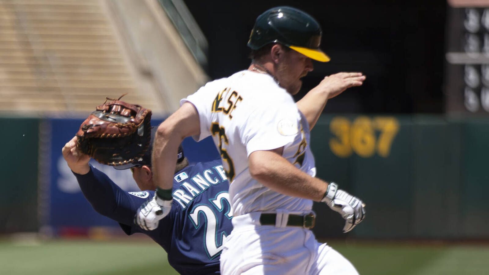Mariners' Ty France leaves game against A's after collision - Vimarsana News