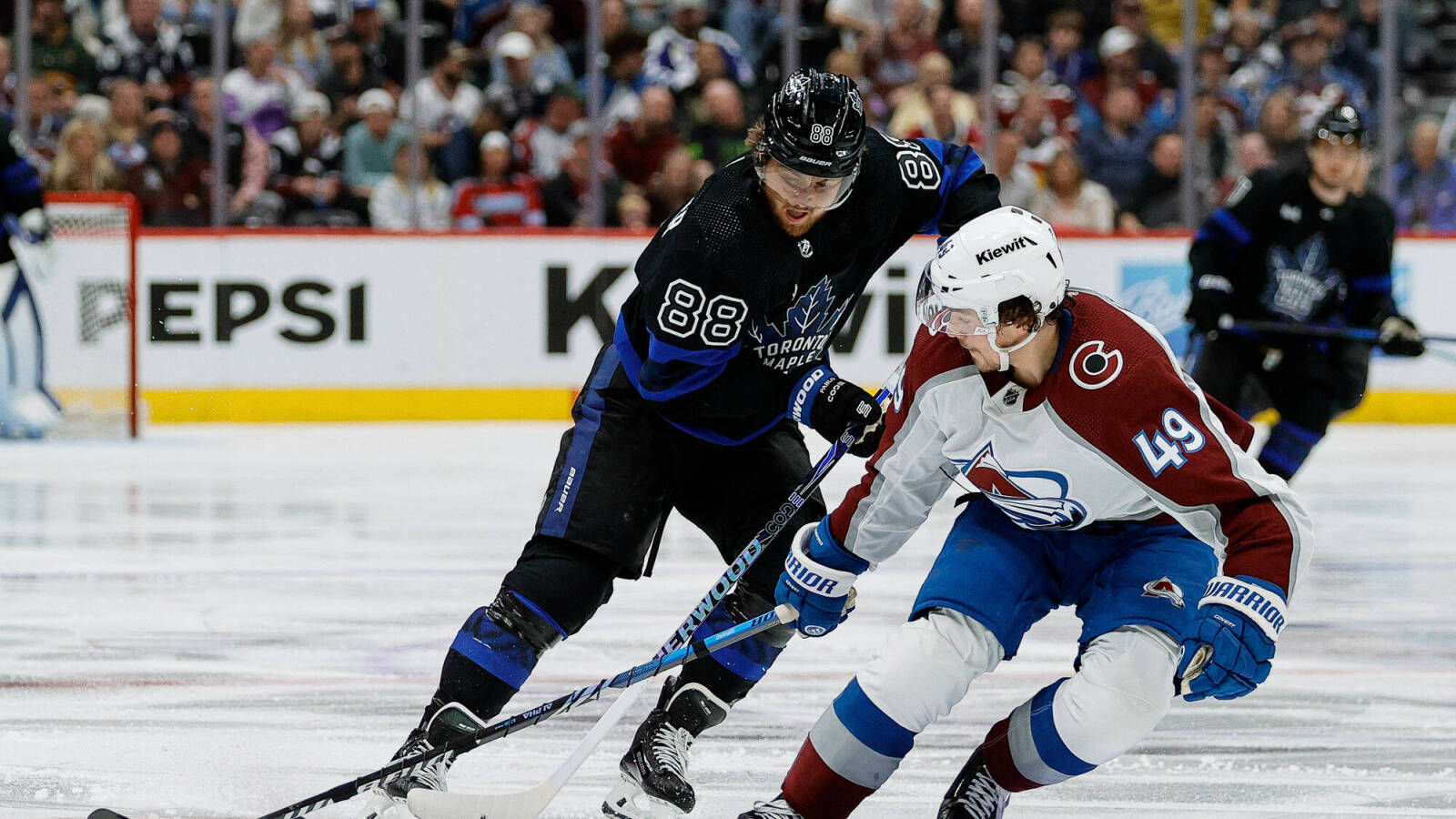 Avalanche struggle on the penalty kill, fall to Maple Leafs 4–3 ...