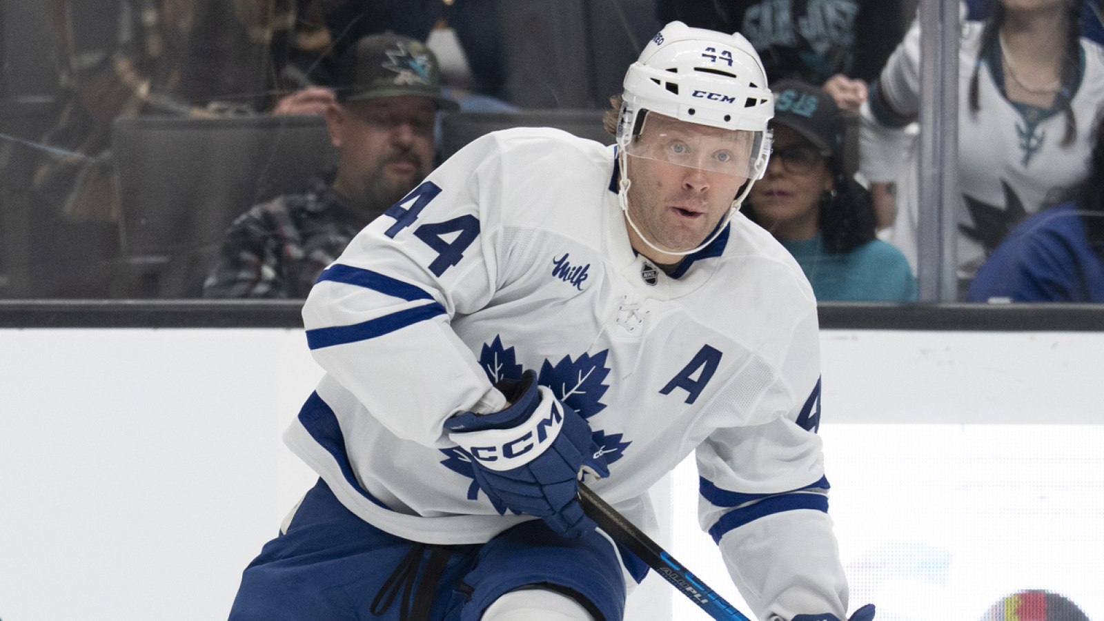 https://www.yardbarker.com/media/e/f/eff4e29c015f5c1c4e9678af0889a1f3d83105df/thumb_16x9/nhl-insider-believes-maple-leafs-trade-morgan.jpg?v=1